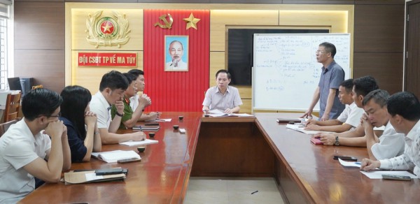 Triệt phá đường dây sản xuất, buôn bán khí cười gần 1.000 tỉ mỗi năm Triệt phá đường dây sản xuất, buôn bán khí cười gần 1.000 tỉ mỗi năm