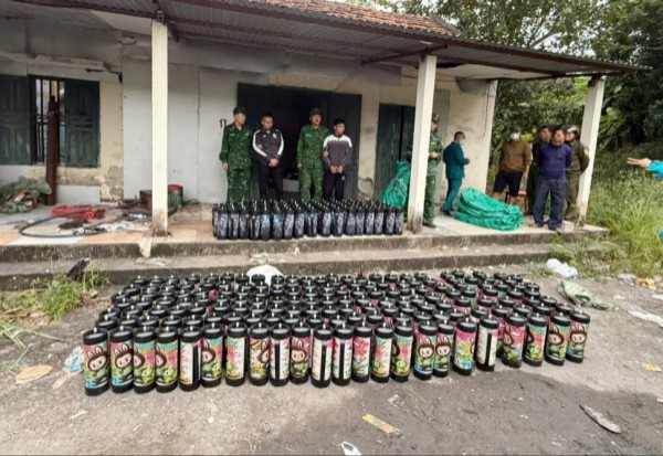 Triệt xóa đường dây đưa khí cười từ nước ngoài vào Việt Nam