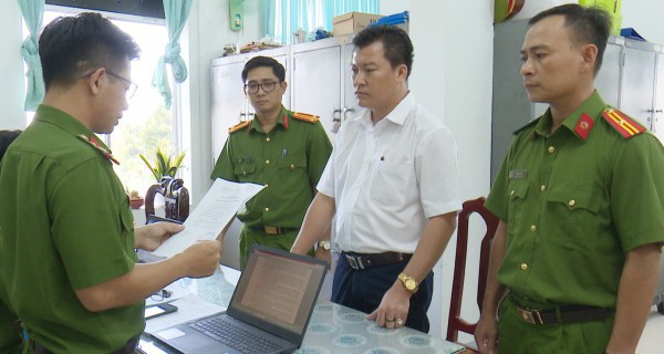 Truy tố cựu Giám đốc Công ty Linh Yến Phi lừa đảo gần 45 tỉ đồng Truy tố cựu Giám đốc Công ty Linh Yến Phi lừa đảo gần 45 tỉ đồng
