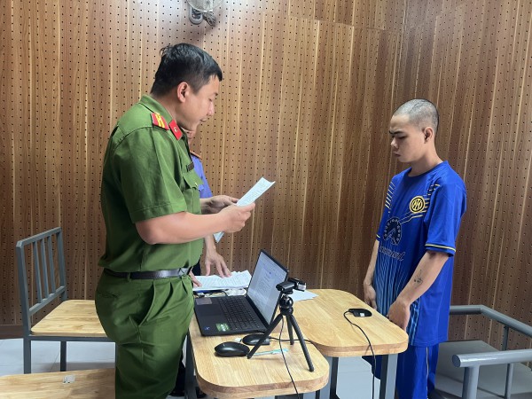 Vĩnh Long: Đặt xe ôm công nghệ rồi đâm tài xế cướp tài sản