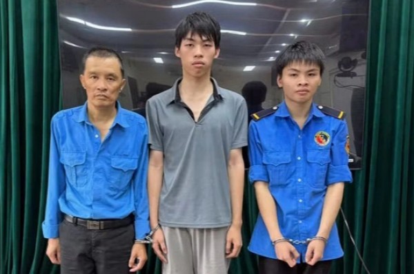 Vụ chém người khi thắc mắc tiền gửi xe: Tạm giữ hình sự 3 bảo vệ