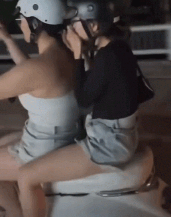 Vụ cô gái chạy Vespa buông 2 tay: Tịch thu phương tiện, tước giấy phép lái xe
