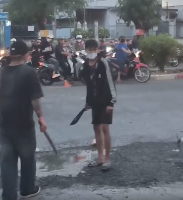 Xác minh vụ nhóm thanh niên cầm hung khí đánh nhau gần Khu công nghiệp Sóng Thần