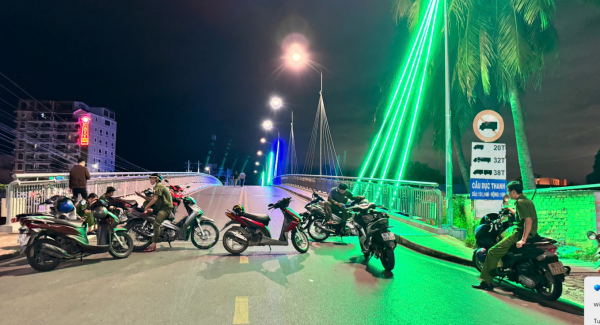 Án mạng giữa cầu Dục Thanh: Em trai tử vong, anh trai nguy kịch Án mạng giữa cầu Dục Thanh: Em trai tử vong, anh trai nguy kịch