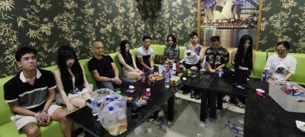 Đà Nẵng: Bắt quả tang nhóm tổ chức sử dụng ma túy trong quán karaoke VIP