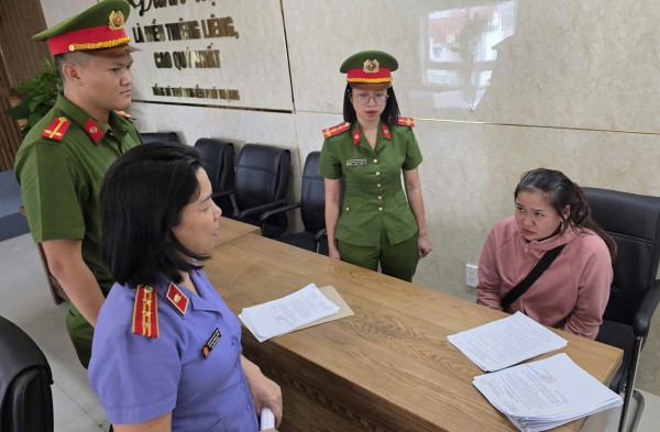 Đà Nẵng: Khởi tố, tạm giam nữ nhân viên tham ô gần 245 triệu đồng Đà Nẵng: Khởi tố, tạm giam nữ nhân viên tham ô gần 245 triệu đồng