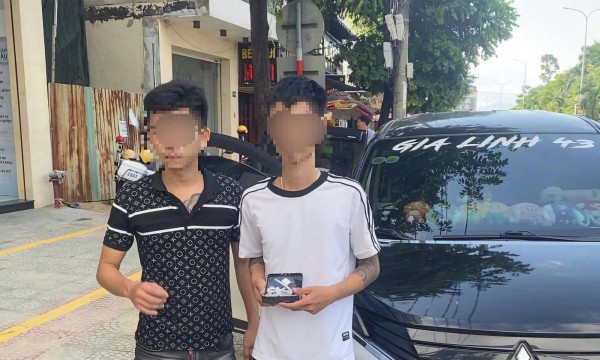 Đà Nẵng: Truy đuổi ô tô thông chốt CSGT, phát hiện 2 người dương tính ma túy Đà Nẵng: Truy đuổi ô tô thông chốt CSGT, phát hiện 2 người dương tính ma túy