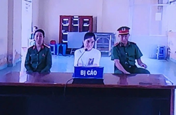 Đầu độc người tình bằng xyanua, nữ bị cáo lãnh 30 năm tù