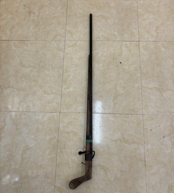 Điều tra vụ nổ súng sát hại hàng xóm vì nghi ngờ 