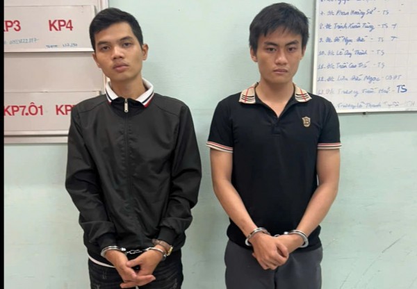 Đồng Nai: Bắt 2 nghi can cướp xe máy, điện thoại của học sinh