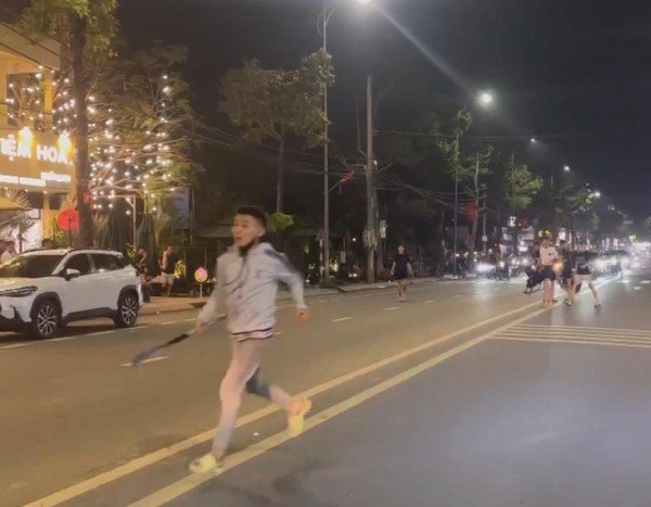 Đồng Nai: Bắt ‘nóng’ nhóm thanh niên đánh nhau trên đường phố