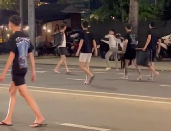 Đồng Nai: Bắt ‘nóng’ nhóm thanh niên đánh nhau trên đường phố
