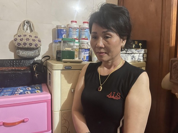 Đột kích động mại dâm núp bóng quán karaoke