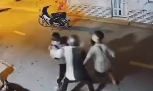 Học sinh lớp 12 bị hành hung giữa đường trước ngày thi