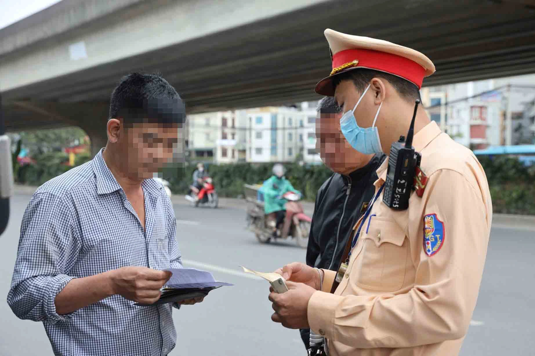 Ô tô gắn biển số giả, đề xuất phạt tới 30 triệu đồng