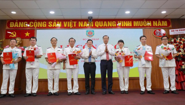 Ông Nguyễn Văn Hòa được bổ nhiệm làm Trưởng Thi hành án dân sự TP.HCM Ông Nguyễn Văn Hòa được bổ nhiệm làm Trưởng Thi hành án dân sự TP.HCM