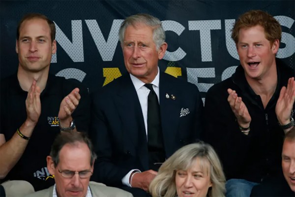 Hoàng tử Harry làm lành với Vua Charles và Thân vương William Hoàng tử Harry làm lành với Vua Charles và Thân vương William