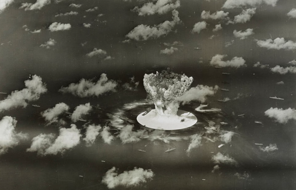 Mỗi người đang sống đều có vết phóng xạ từ thử hạt nhân trong khí quyển