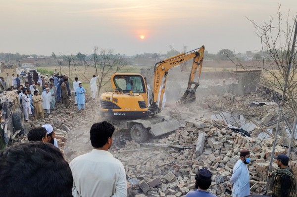 14 cảnh sát thiệt mạng trong vụ đánh bom xe, phục kích ở Pakistan