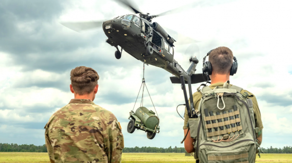 Bộ trưởng Lục quân Mỹ: Quân đội bị lừa mua thiết bị đắt đỏ