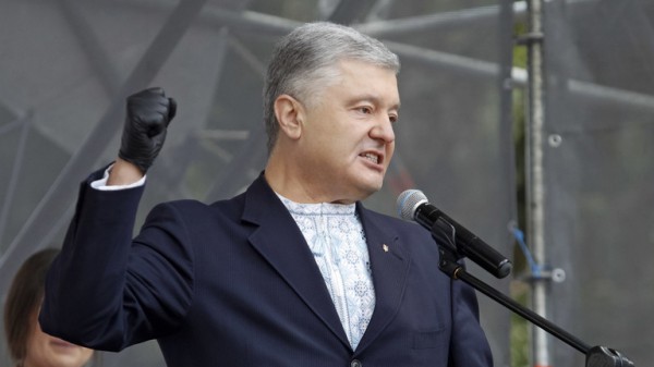 Cựu Tổng thống Poroshenko: Thỏa thuận Minsk được dùng để "mua thời gian"