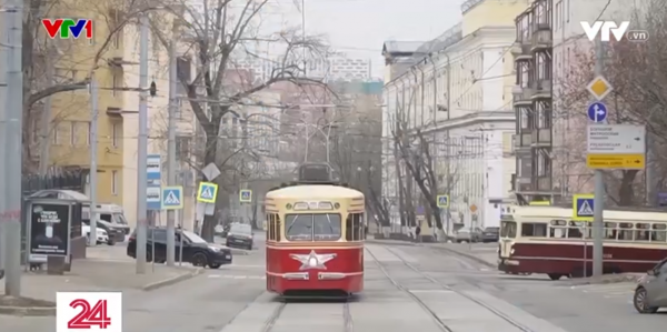 Diễu hành tàu điện lịch sử ở Moscow (Nga)