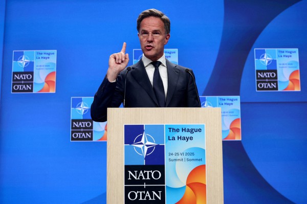 Lãnh đạo NATO cảnh báo nguy cơ từ việc Trung Quốc tăng cường quân sự Lãnh đạo NATO cảnh báo nguy cơ từ việc Trung Quốc tăng cường quân sự