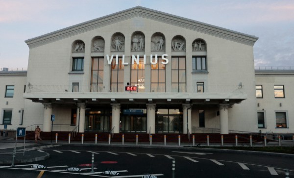 Lithuania đóng cửa sân bay ở thủ đô vì khinh khí cầu Lithuania đóng cửa sân bay ở thủ đô vì khinh khí cầu