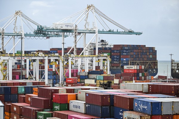 Mỹ áp thuế 50% đối với hàng trăm mặt hàng mới