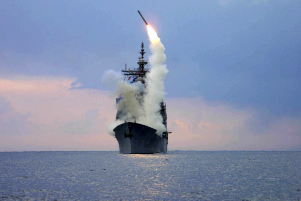 Mỹ dọa chuyển tên lửa Tomahawk cho Ukraine nếu Nga không chấm dứt chiến sự