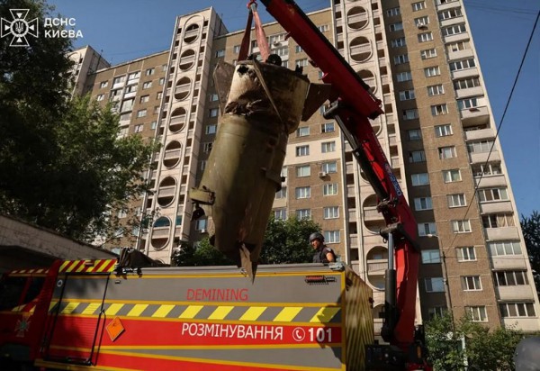 Nga tấn công Kyiv, Ukraine tập kích hai nhà máy lọc dầu