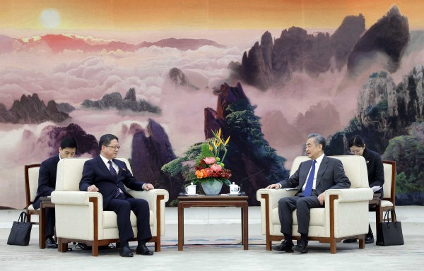 Ngoại trưởng Trung Quốc gặp Thứ trưởng Ngoại giao Triều Tiên