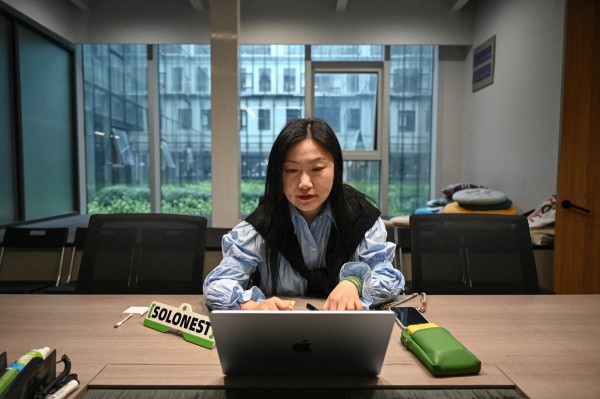 Người trẻ Trung Quốc lập công ty một người vì lo 