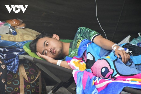 Những hình ảnh thương đau giữa tâm chấn trận động đất ở Indonesia