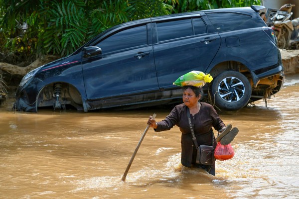 Số người chết vì lũ lụt ở Indonesia vượt 750, hơn một triệu người phải sơ tán