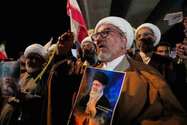 Thế giới trước thế cuộc Iran