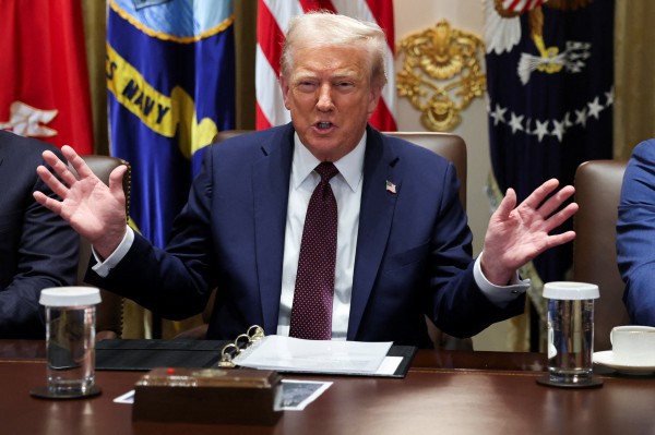 Tổng thống Trump dọa cấm vận cả Nga lẫn Ukraine Tổng thống Trump dọa cấm vận cả Nga lẫn Ukraine