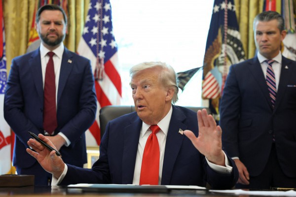 Tổng thống Trump nhầm tên Thống đốc Michigan với 2 người khác