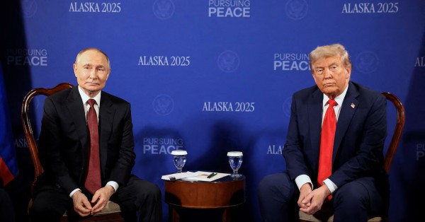 Tổng thống Trump tất tay gây sức ép với Nga? Tổng thống Trump tất tay gây sức ép với Nga?