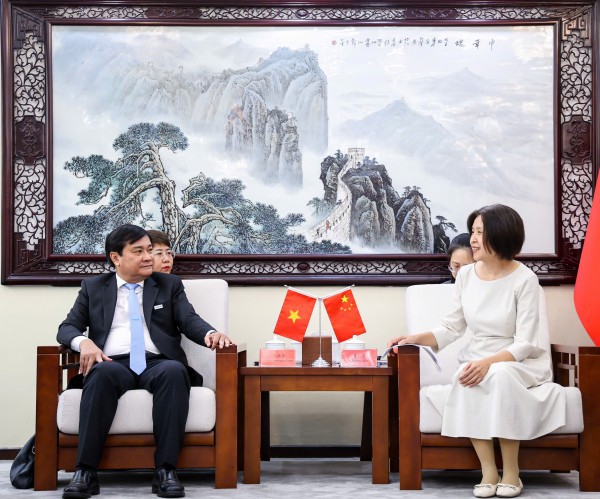 Đoàn đại biểu Báo Thanh Niên thăm và làm việc tại Bắc Kinh