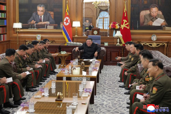 Ông Kim Jong-un tuyên bố quân đội Triều Tiên Ông Kim Jong-un tuyên bố quân đội Triều Tiên
