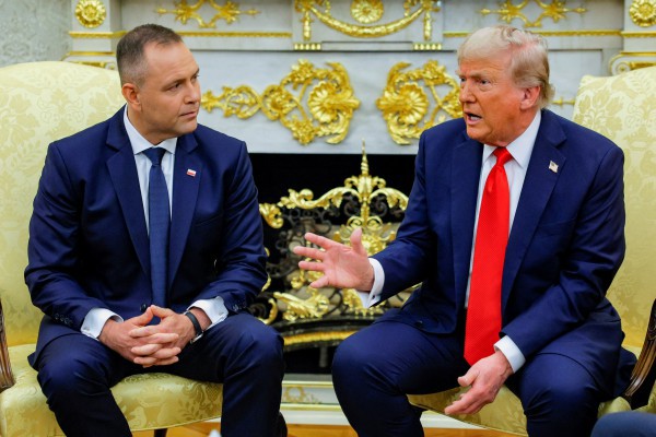 Ông Trump có thể tăng quân ở Ba Lan, thừa nhận chiến sự Ukraine khó giải quyết