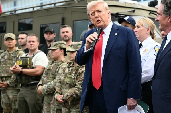 Ông Trump tuyên bố cùng cảnh sát tuần tra thủ đô Washington D.C