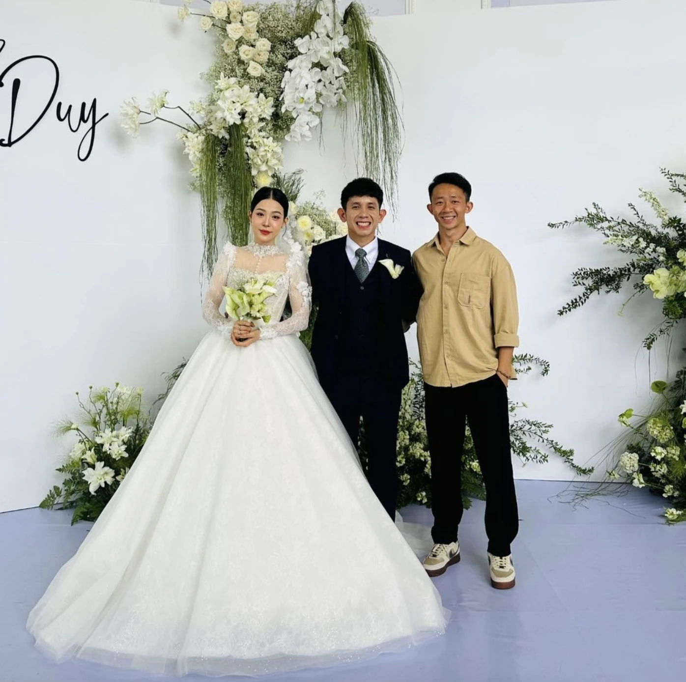 Bầu Đức dự đám cưới của cựu sao HAGL Bầu Đức dự đám cưới của cựu sao HAGL