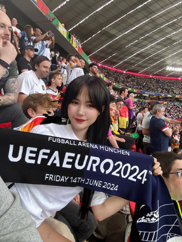 Cô gái Việt chi hơn 200 triệu đồng sang Đức cổ vũ Euro 2024