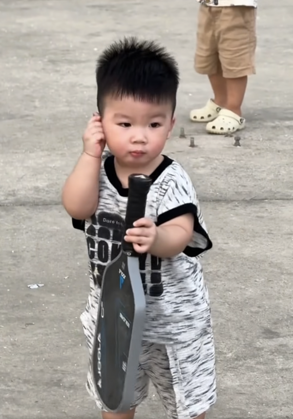 Gia đình Quang Hải chơi pickleball cực vui: Nhân vật này khiến dân mạng 
