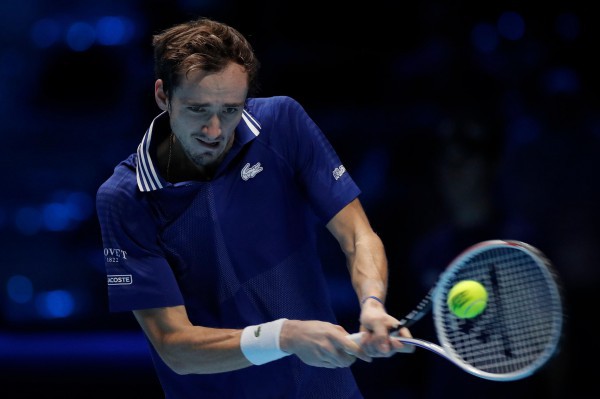 Giải ATP Finals 2021: Đánh bại ĐKVĐ Medvedev, Zverev lần thứ 2 đăng quang