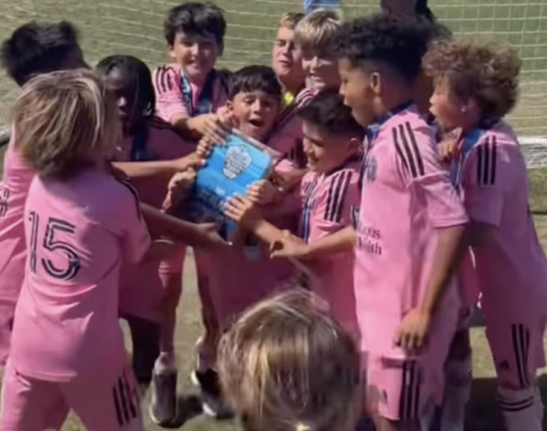 Messi tiết lộ tính cách 3 con trai, cậu thứ 2 giống nhất lập tức lên tiếng Messi tiết lộ tính cách 3 con trai, cậu thứ 2 giống nhất lập tức lên tiếng