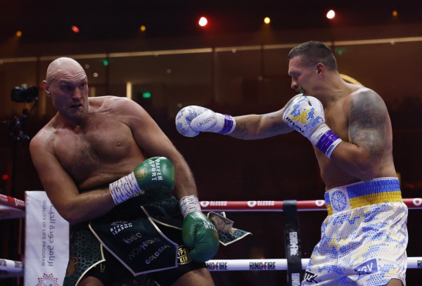 Oleksandr Usyk: Bỏ bóng đá theo quyền anh để thoát nghèo Oleksandr Usyk: Bỏ bóng đá theo quyền anh để thoát nghèo