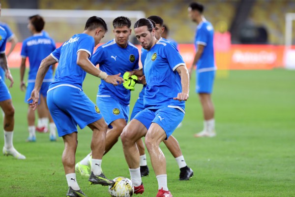 Sốc: Nhà báo từng tố cáo FAM vụ nhập tịch lậu bị tấn công, cảnh sát Malaysia điều tra khẩn cấp